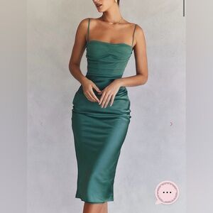 Teia Elegant Green Satin Dress